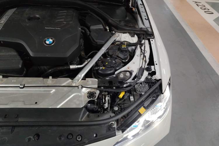 Used BMW 4 Series 2022 Second Facelift 430i M Sport Night Edition Package Engine Bay Left