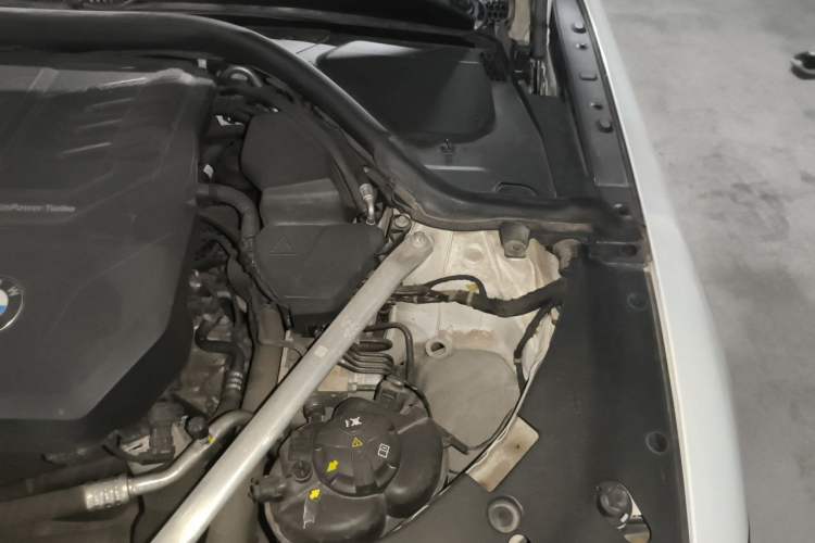 Used BMW 4 Series 2022 425i M Sport Package Engine Bay Left