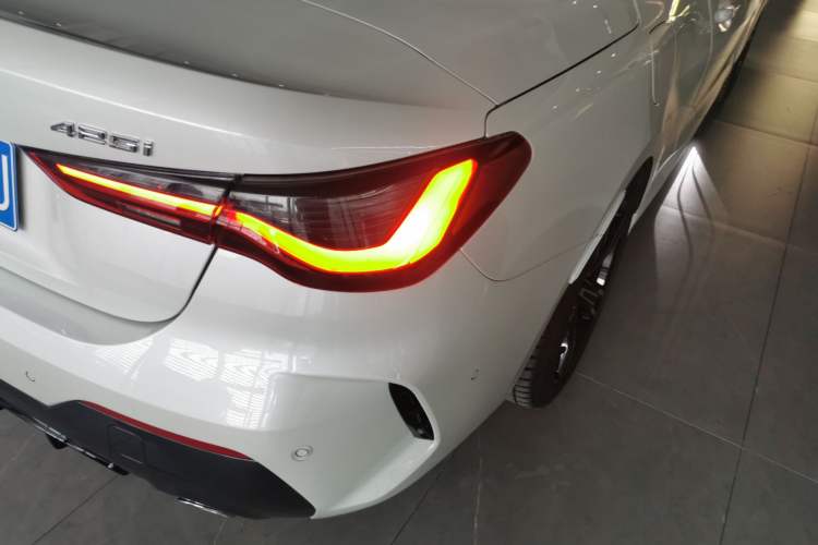 Used BMW 4 Series 2022 425i Convertible M Sport Package Exterior 3
