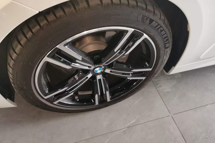 Used BMW 4 Series 2022 425i Convertible M Sport Package Exterior 4