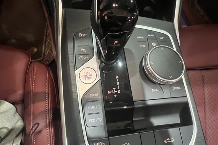 Used BMW 4 Series 2022 425i Convertible M Sport Package Interior 4