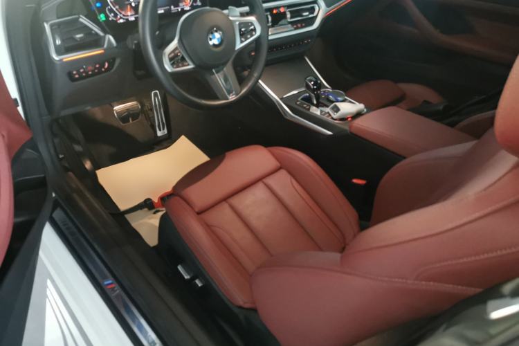 Used BMW 4 Series 2022 425i Convertible M Sport Package Left Front Seat
