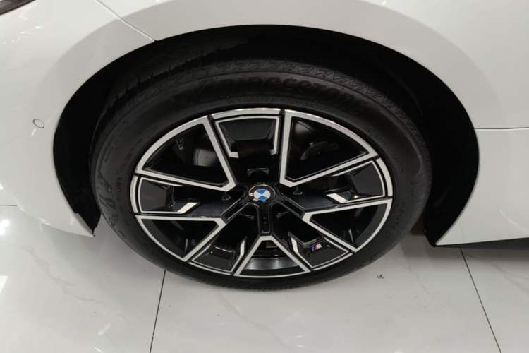 Used BMW 4 Series 2022 425i Gran Coupe M Sport Package Left Front Wheel Hub