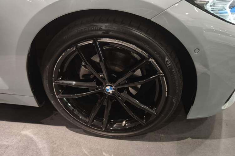 Used BMW 4 Series 2022 Revised 425i M Sport Night Edition Package Left Front Wheel Hub