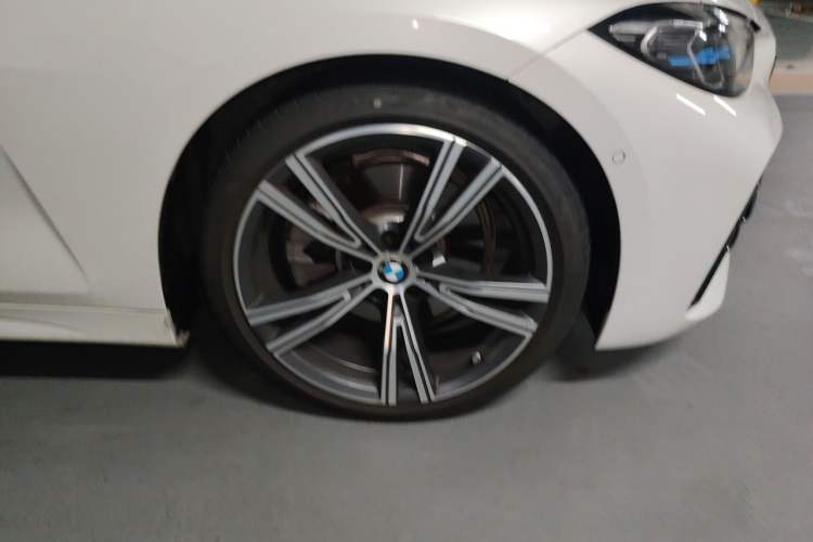 Used BMW 4 Series 2022 Second Facelift 430i M Sport Night Edition Package Right Front Wheel Hub
