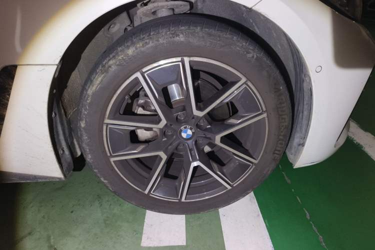Used BMW 4 Series 2022 425i Gran Coupe M Sport Package Right Front Wheel Hub