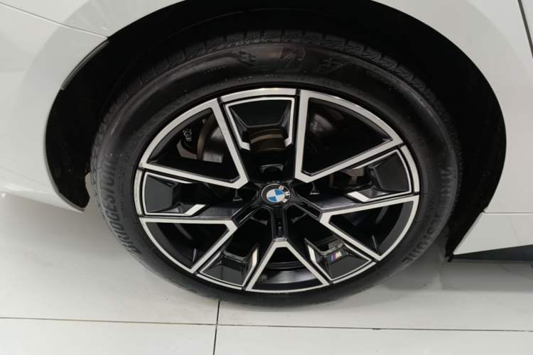 Used BMW 4 Series 2022 425i Gran Coupe M Sport Package Right Rear Wheel Hub