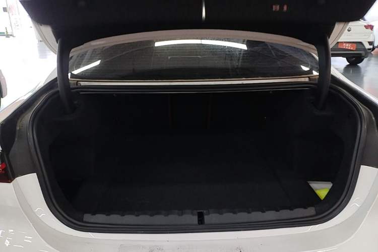 Used BMW 4 Series 2022 Second Facelift 430i M Sport Night Edition Package Trunk
