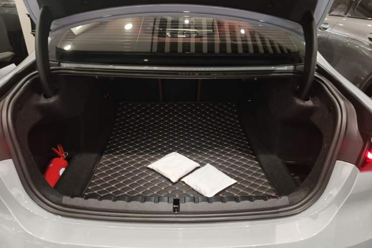 Used BMW 4 Series 2022 Revised 425i M Sport Night Edition Package Trunk