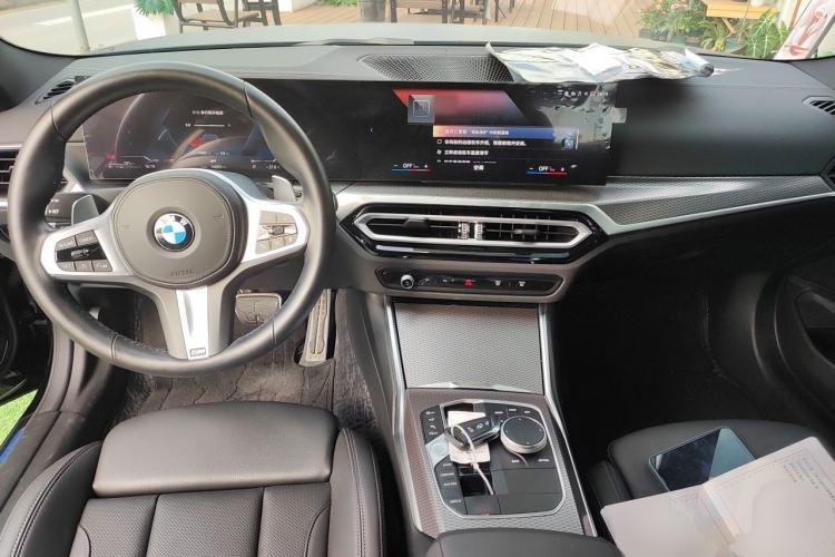 Used BMW 4 Series 2023 425i M Sport Night Edition Center Console