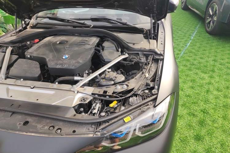 Used BMW 4 Series 2023 425i M Sport Night Edition Engine Bay Left