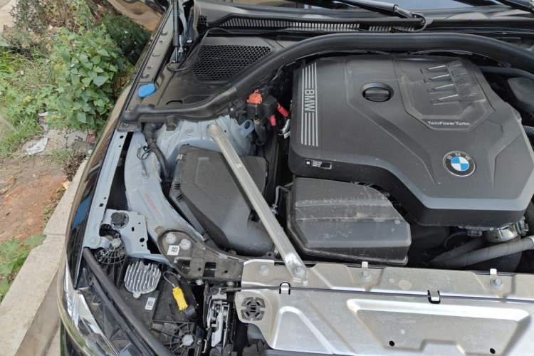Used BMW 4 Series 2023 425i M Sport Package Engine Bay Right