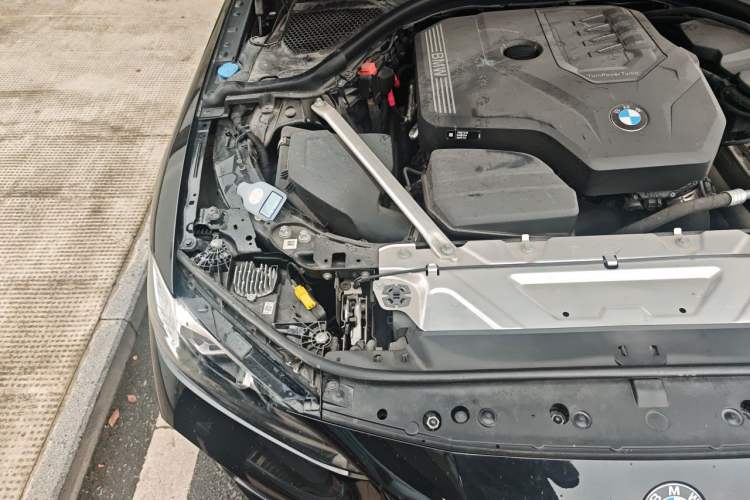 Used BMW 4 Series 2023 425i M Sport Package Engine Bay Right