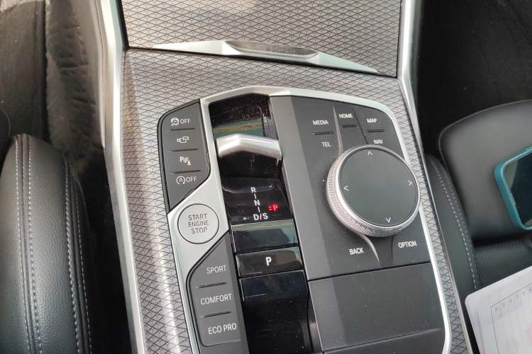 Used BMW 4 Series 2023 425i M Sport Night Edition Gear Lever