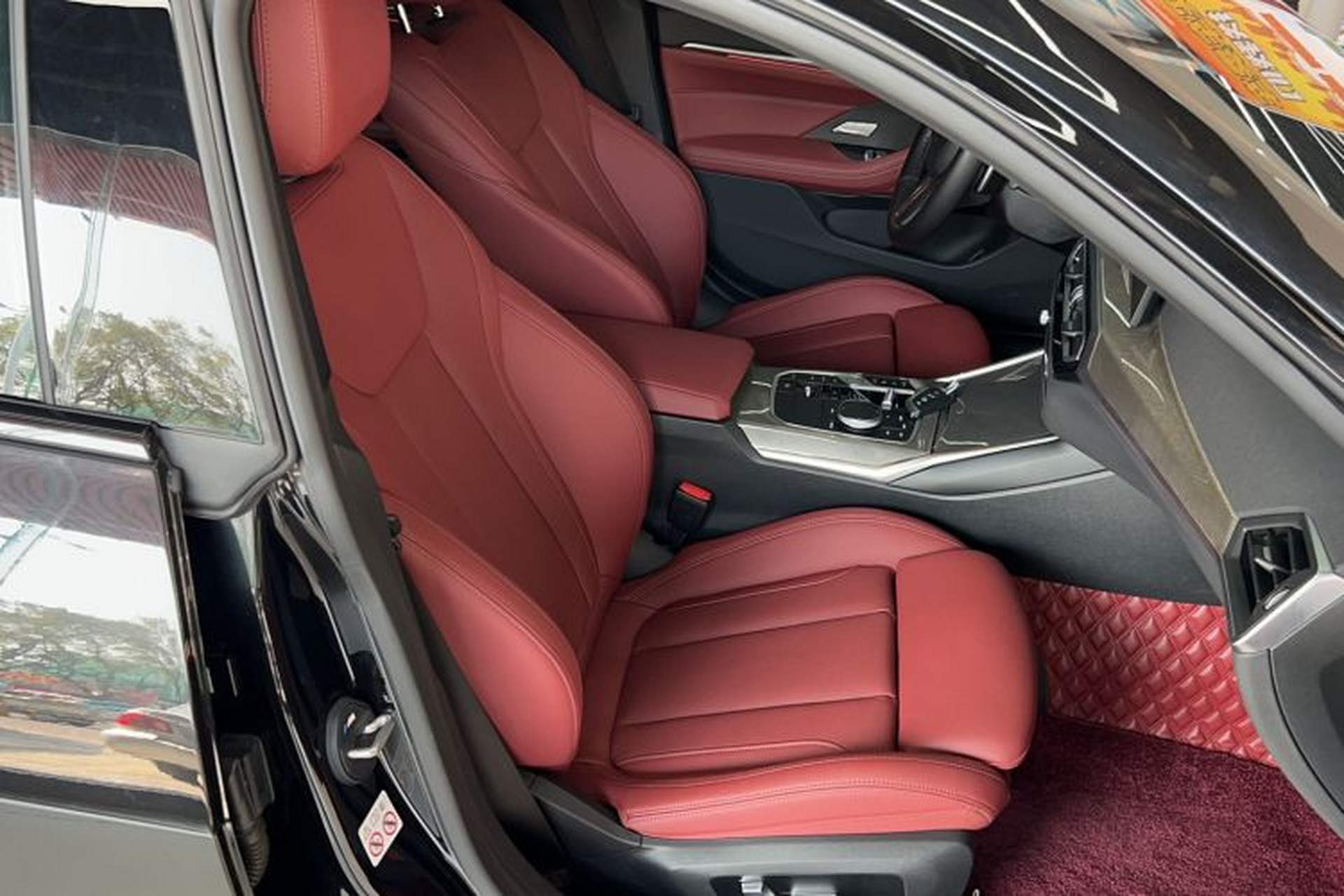 Used BMW 4 Series 2023 430i Gran Coupe M Sport Night Edition Right Front Seat