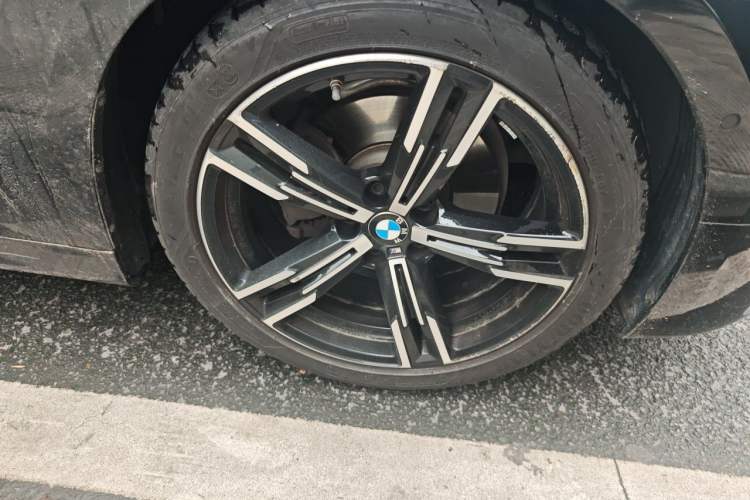 Used BMW 4 Series 2023 425i M Sport Package Right Front Wheel Hub