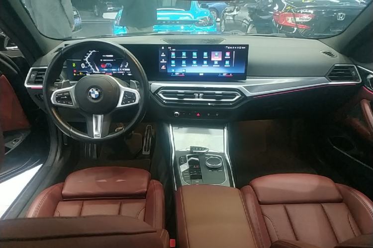 Used BMW 4 Series 2023 425i M Sport Night Edition Center Console