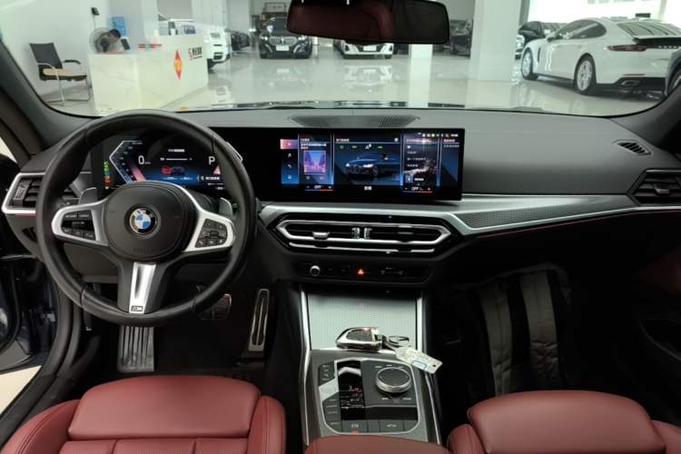 Used BMW 4 Series 2023 425i Convertible M Sport Night Edition Package Center Console
