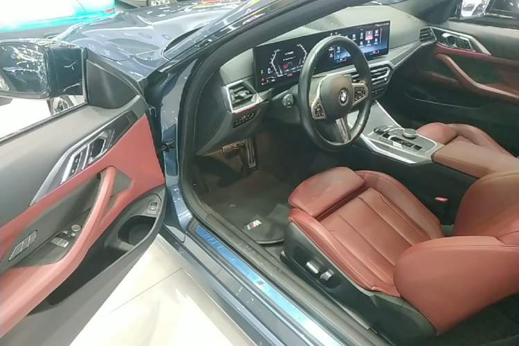 Used BMW 4 Series 2023 425i M Sport Night Edition Driver Seat