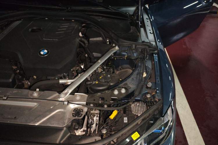 Used BMW 4 Series 2023 425i M Sport Night Edition Engine Bay Left