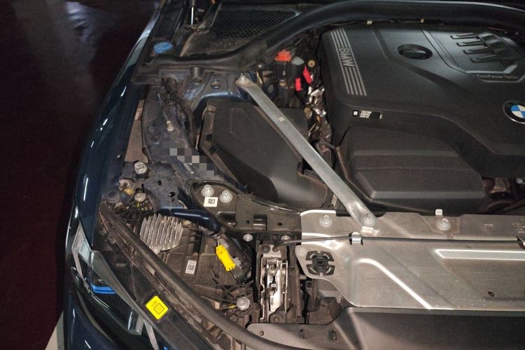 Used BMW 4 Series 2023 425i M Sport Night Edition Engine Bay Right
