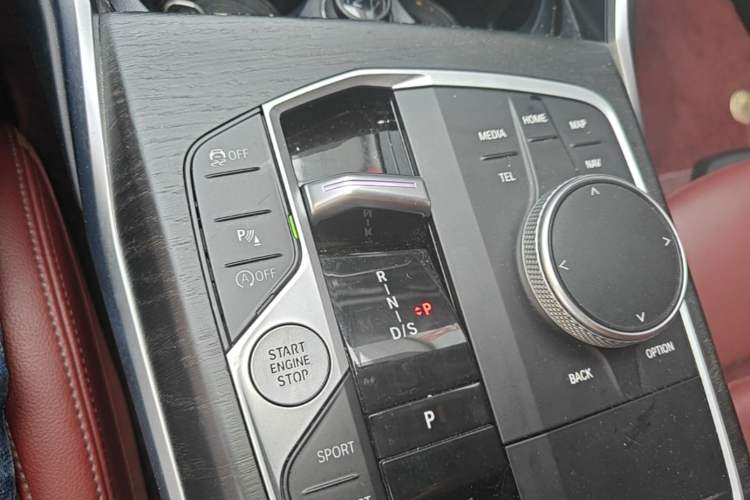 Used BMW 4 Series 2023 425i M Sport Package Gear Lever