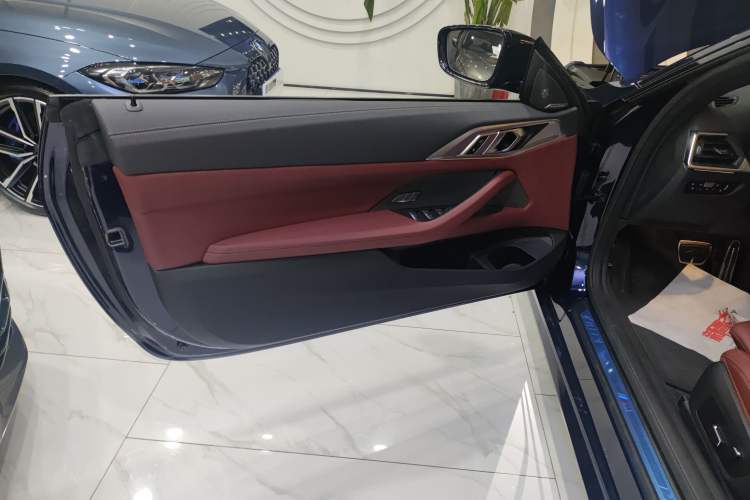 Used BMW 4 Series 2023 425i Convertible M Sport Night Edition Package Interior 7