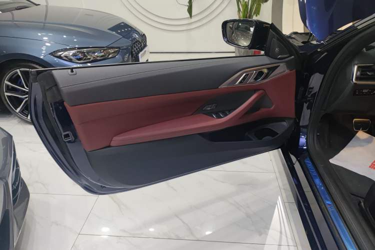Used BMW 4 Series 2023 425i Convertible M Sport Night Edition Package Interior 8