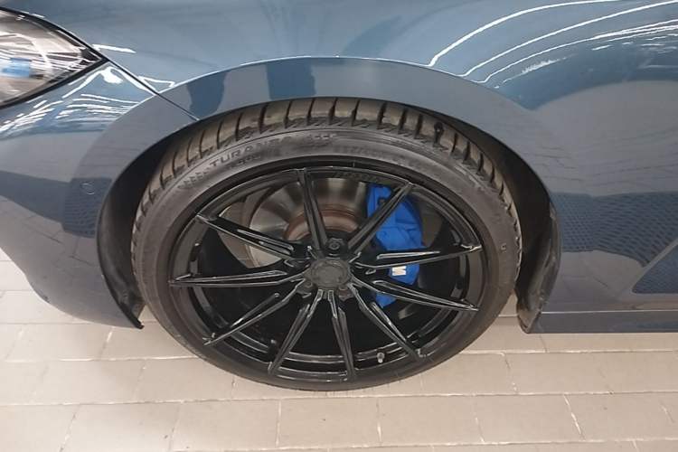 Used BMW 4 Series 2023 425i M Sport Night Edition Left Front Wheel Hub