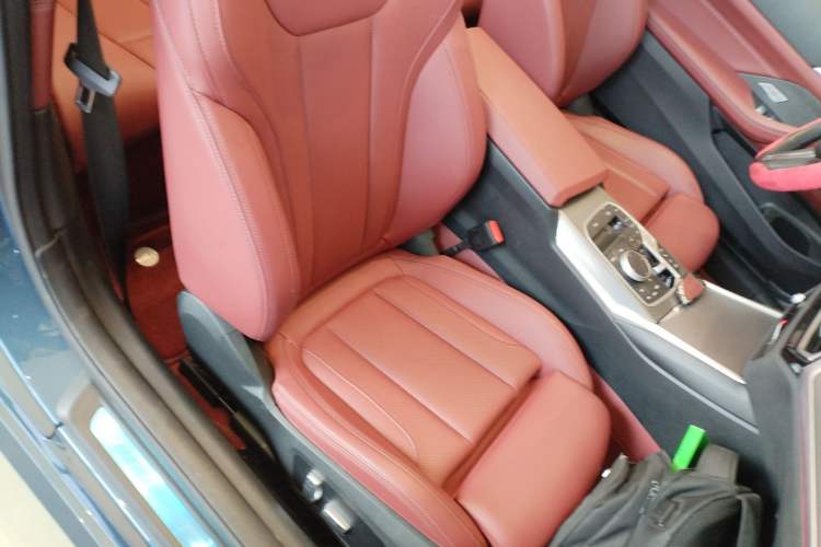 Used BMW 4 Series 2023 425i Convertible M Sport Night Edition Package Right Front Seat
