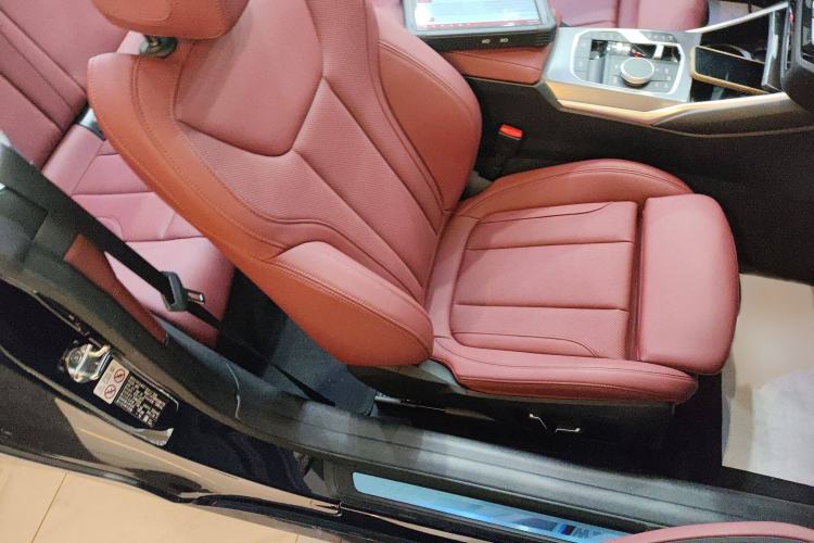Used BMW 4 Series 2023 425i Convertible M Sport Night Edition Package Right Front Seat