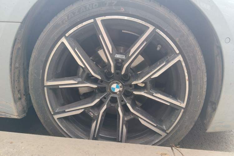Used BMW 4 Series 2023 425i Gran Coupe M Sport Night Edition Package Right Front Wheel Hub