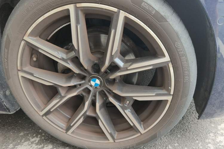 Used BMW 4 Series 2023 425i Gran Coupe M Sport Night Edition Package Right Front Wheel Hub