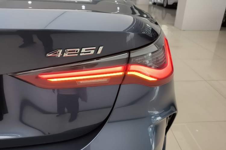 Used BMW 4 Series 2023 425i Convertible M Sport Night Edition Package Right Rear Taillight