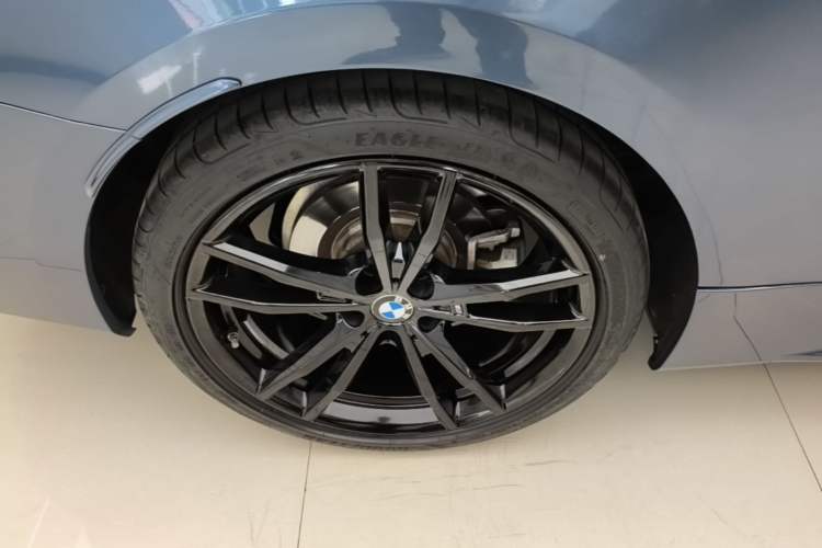 Used BMW 4 Series 2023 425i Convertible M Sport Night Edition Package Right Rear Wheel Hub