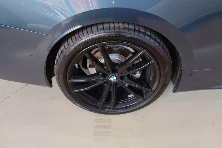 Used BMW 4 Series 2023 425i Convertible M Sport Night Edition Package Right Rear Wheel Hub