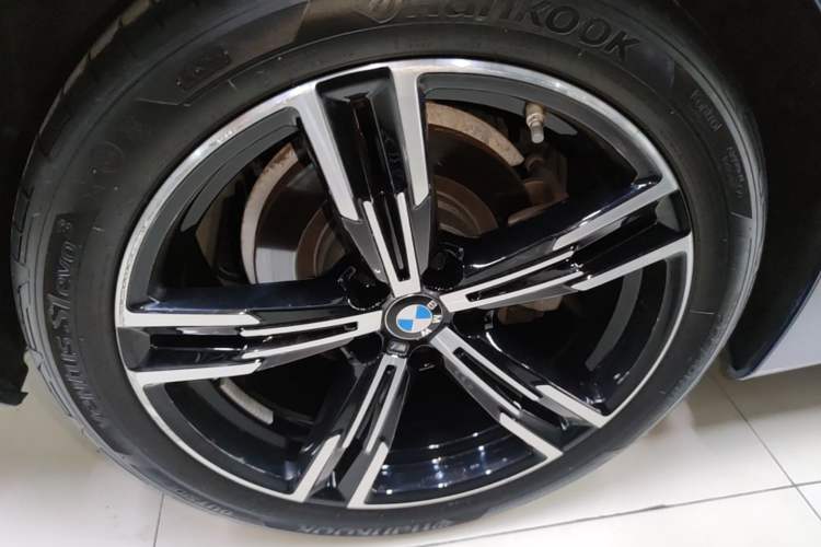 Used BMW 4 Series 2023 425i M Sport Package Right Rear Wheel Hub