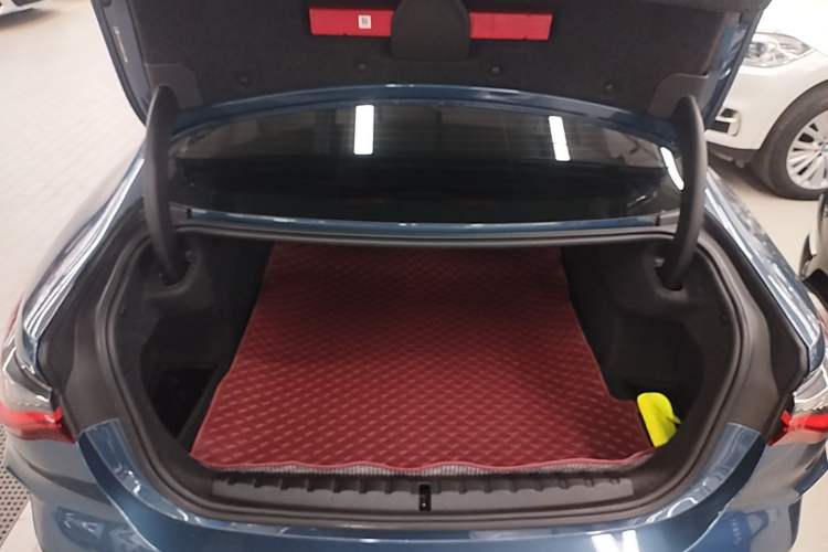 Used BMW 4 Series 2023 425i M Sport Night Edition Trunk