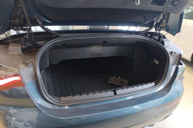 Used BMW 4 Series 2023 425i Convertible M Sport Night Edition Package Trunk