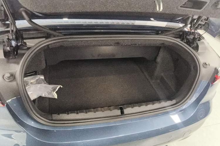 Used BMW 4 Series 2023 425i Convertible M Sport Night Edition Package Trunk