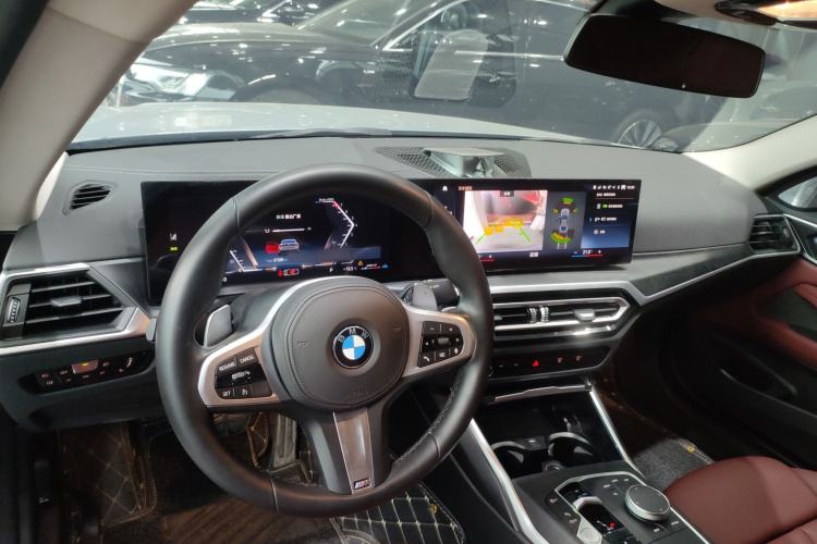 Used BMW 4 Series 2023 425i M Sport Package Center Console