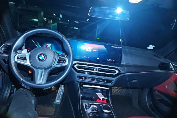 Used BMW 4 Series 2023 425i M Sport Night Edition Center Console