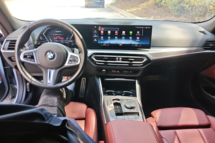 Used BMW 4 Series 2023 425i Convertible M Sport Night Edition Package Center Console