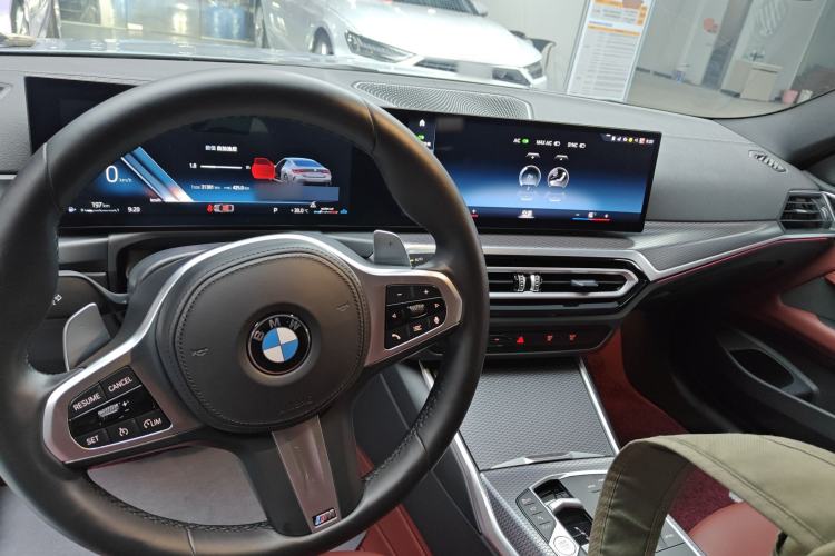 Used BMW 4 Series 2023 425i M Sport Night Edition Center Console