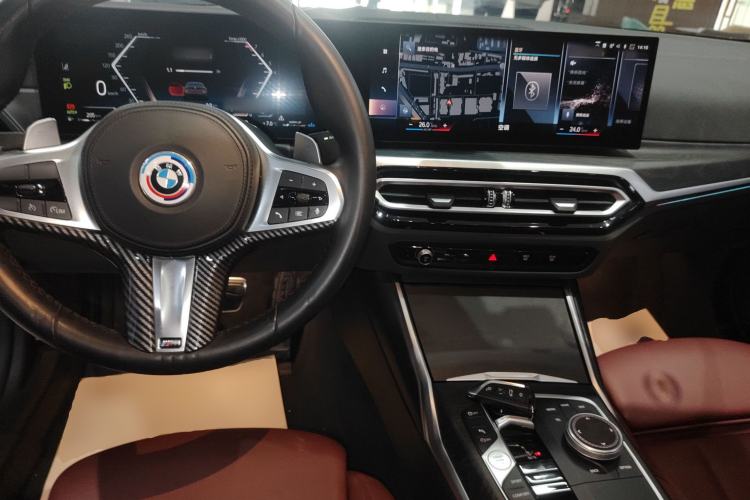 Used BMW 4 Series 2023 425i M Sport Package Center Console