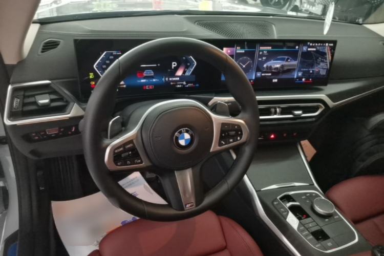 Used BMW 4 Series 2023 425i M Sport Package Center Console