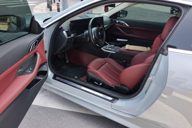 Used BMW 4 Series 2023 425i M Sport Package Driver Seat
