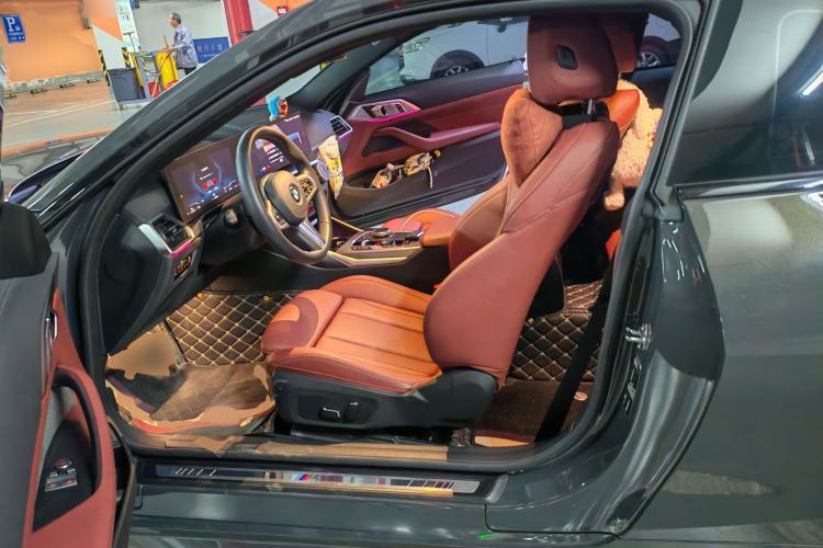 Used BMW 4 Series 2023 425i M Sport Night Edition Driver Seat