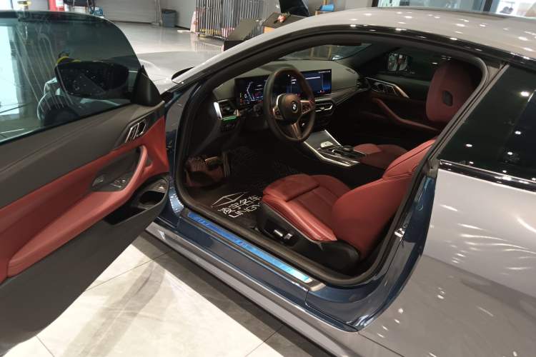 Used BMW 4 Series 2023 425i M Sport Night Edition Driver Seat