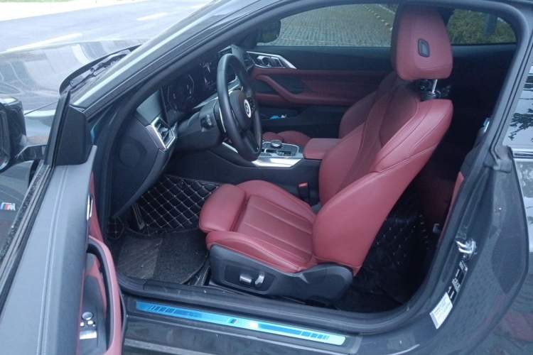Used BMW 4 Series 2023 425i M Sport Night Edition Driver Seat